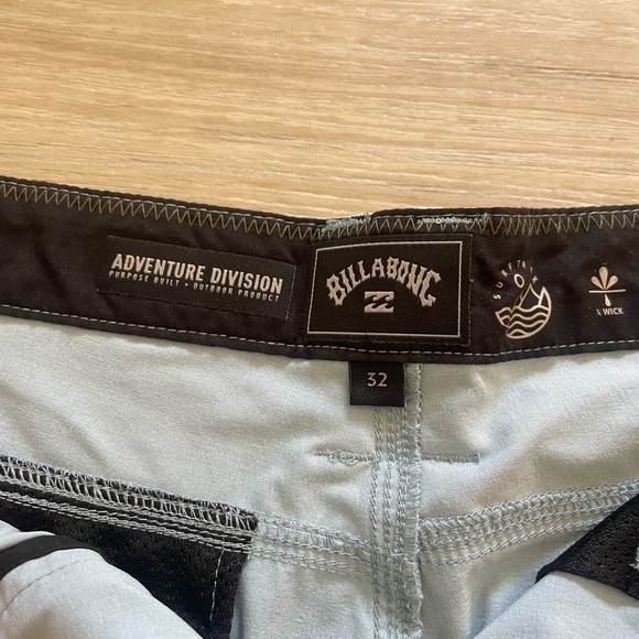 Billabong Men’s swim shorts - Picture 3 of 4